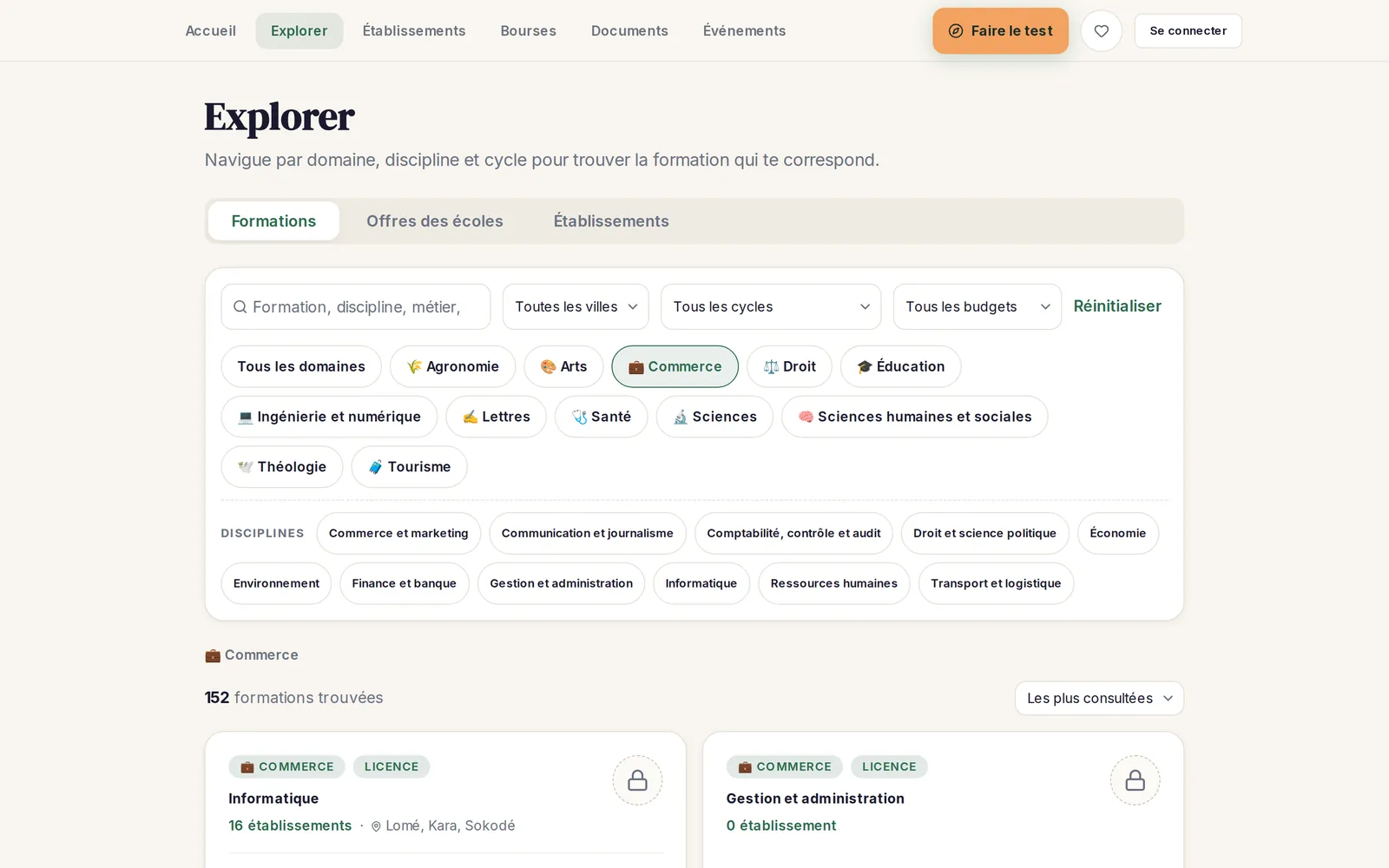 La page Explorer d'Orient App sur desktop, onglet « Formations » : une carte de filtres avec un champ de recherche et des listes ville / cycle / budget, une rangee de pastilles de domaine d'etudes avec « Commerce » selectionne, et une rangee « DISCIPLINES », au-dessus de « 152 formations trouvees » et des premieres cartes de resultat.